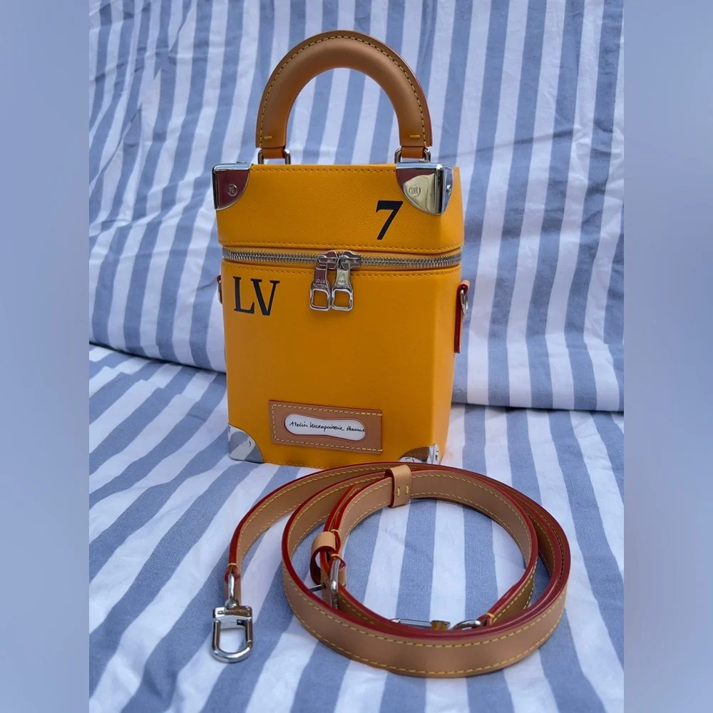 Auth Louis Vuitton Trunk • Limited Vertical Box Trunk 07 Virgil Abloh Authentic